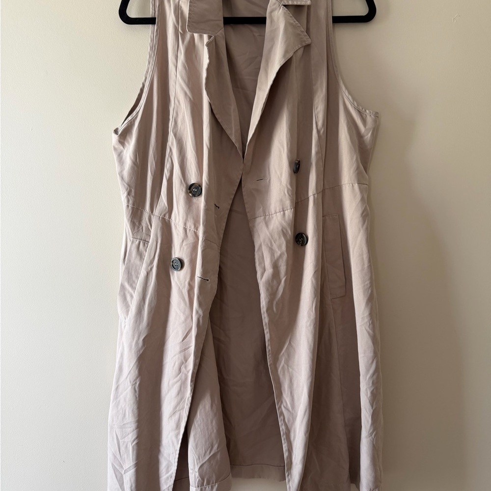 Love Tree Sleeveless Trench Vest in Taupe